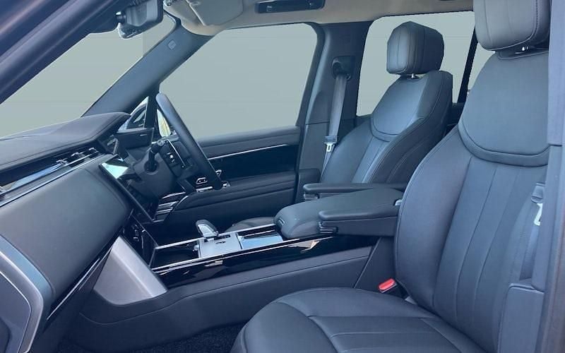 Used Land Rover Range Rover SE 460 HP (338 kW) 2025 Other SUV