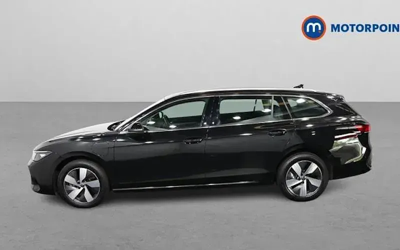 Used VW Passat Life 204 HP (150 kW) 2025 Black Estate