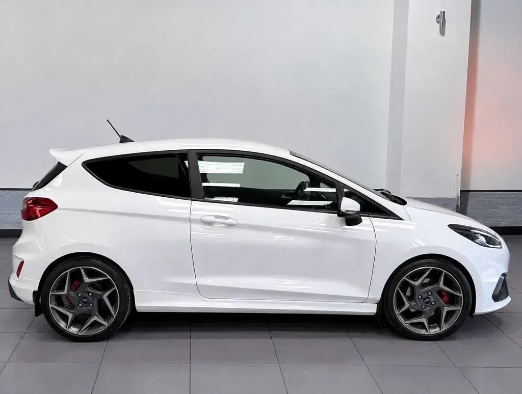 Used Ford Fiesta ST 200 HP (147 kW) 2020 White Hatchback