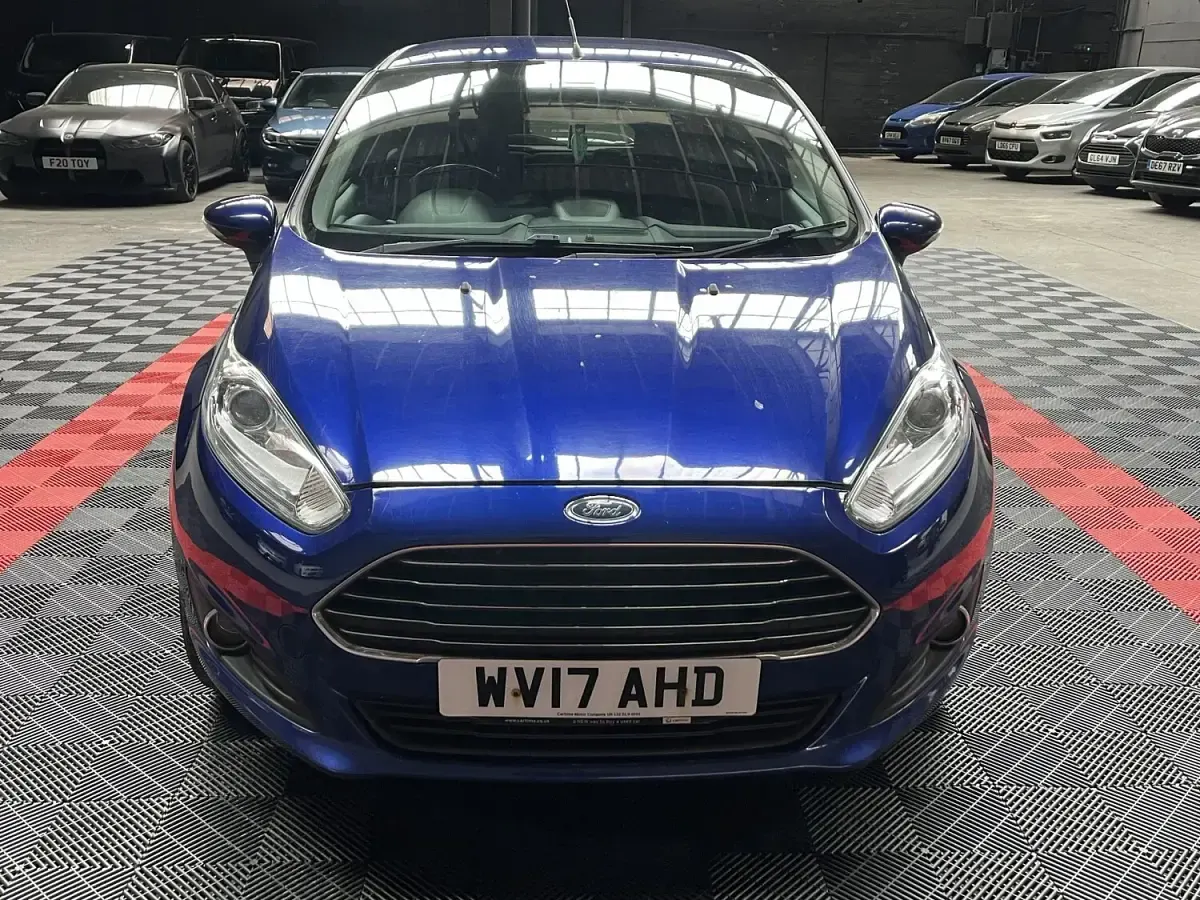 Used Ford Fiesta Titanium 125 HP (91 kW) 2017 Blue Hatchback