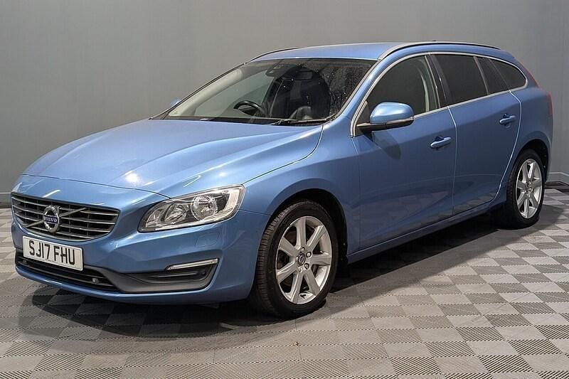 Used Volvo V60 SE 150 HP (110 kW) 2017 Blue Estate