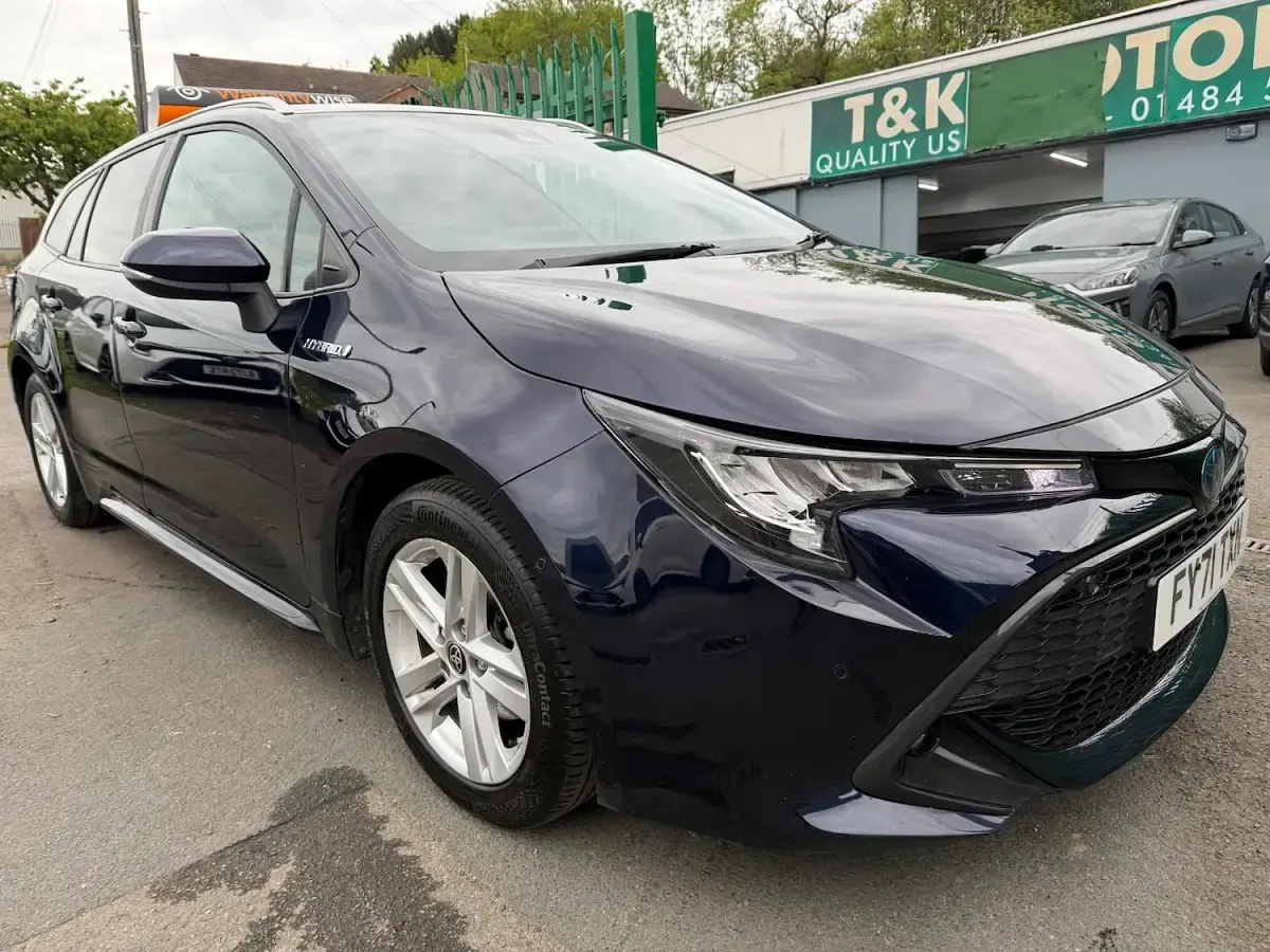 Used Toyota Corolla 122 HP (89 kW) 2021 Blue Estate