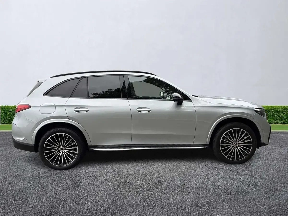 Used Mercedes GLC300e AMG line 2025 Silver SUV
