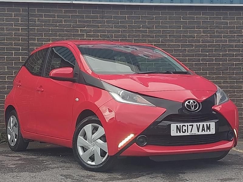 Red Used 2017 Toyota Aygo X-play Hatchback | £4,998 (Good price) - Image 1/4