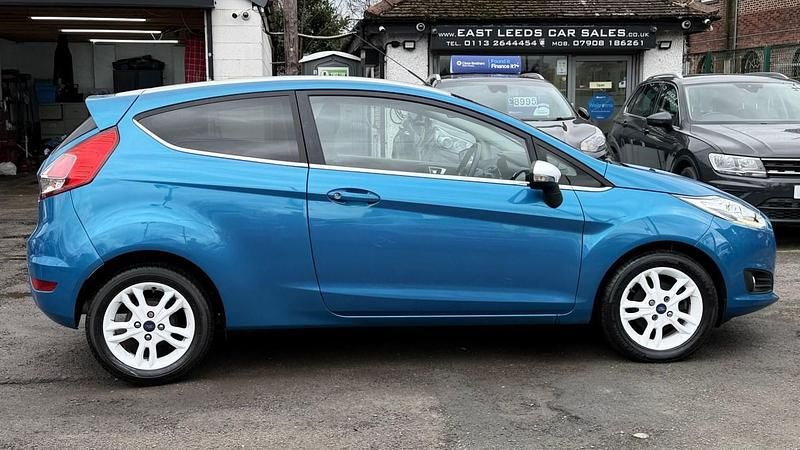 Used Ford Fiesta Zetec 2016 Blue Hatchback
