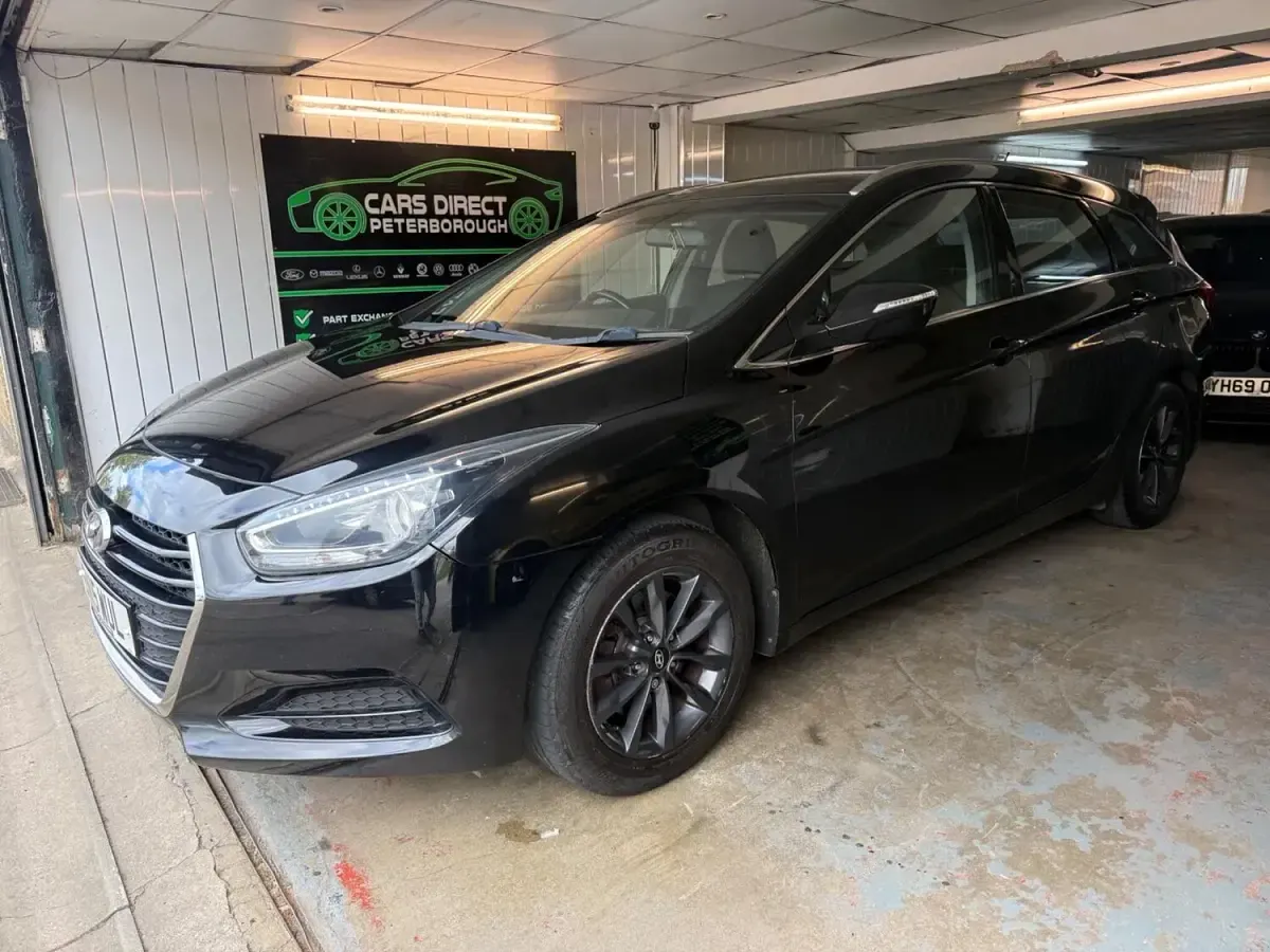 Used Hyundai i40 139 HP (102 kW) 2015 Black Estate