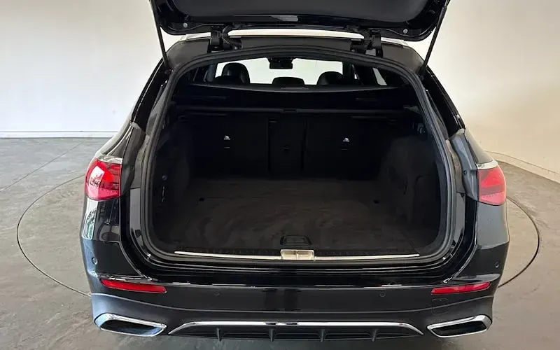Used Mercedes E220 AMG line 197 HP (144 kW) 2025 Black Estate