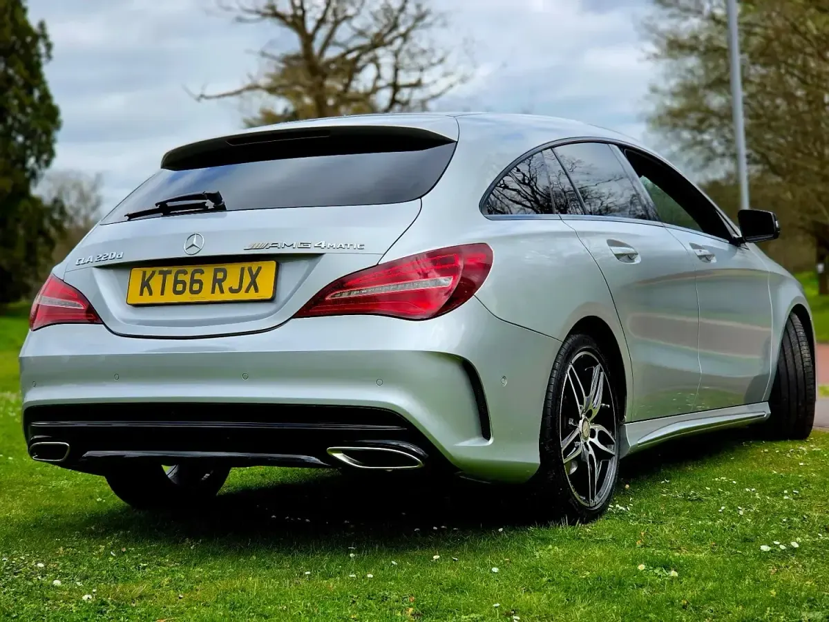 Begagnad Mercedes CLA220 AMG line 2017 Silver Sedan