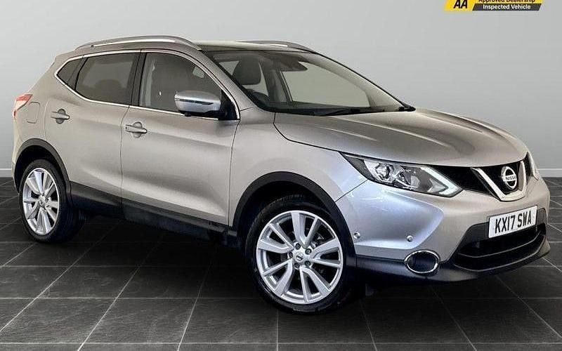 Silver Used 2016 Nissan Qashqai Tekna SUV | £7,695 (Fair price) - Image 1/2