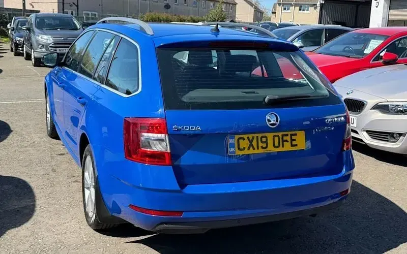 Used Skoda Octavia SE Technology 116 HP (85 kW) 2019 Blue Estate