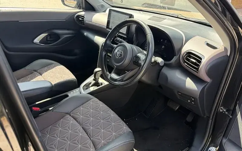 Used Toyota Yaris Cross 116 HP (85 kW) 2023 Black SUV