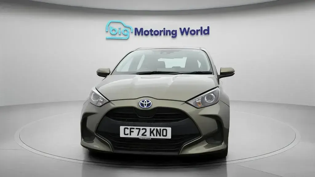 Used Toyota Yaris 116 HP (85 kW) 2023 Bronze Hatchback