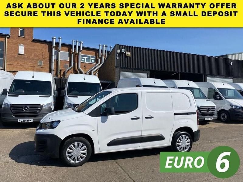 White Used 2019 Peugeot Partner MPV | £6,275 (Good price) - Image 1/1