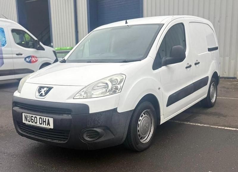 White Used 2010 Peugeot Partner S MPV | £2,495 (Fair price) - Image 1/4