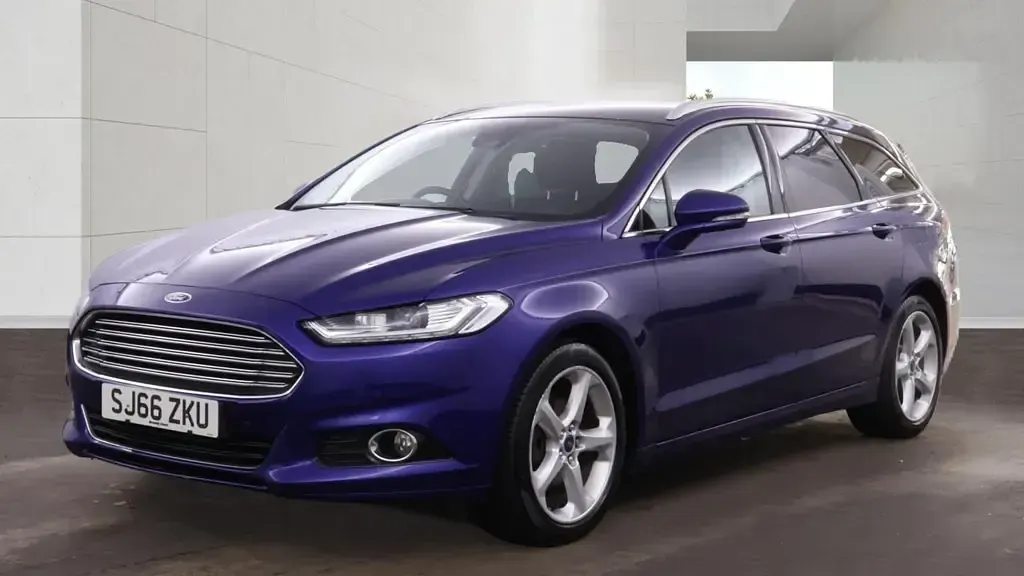 Used Ford Mondeo Titanium 180 HP (132 kW) 2016 Impact blue pearl Estate