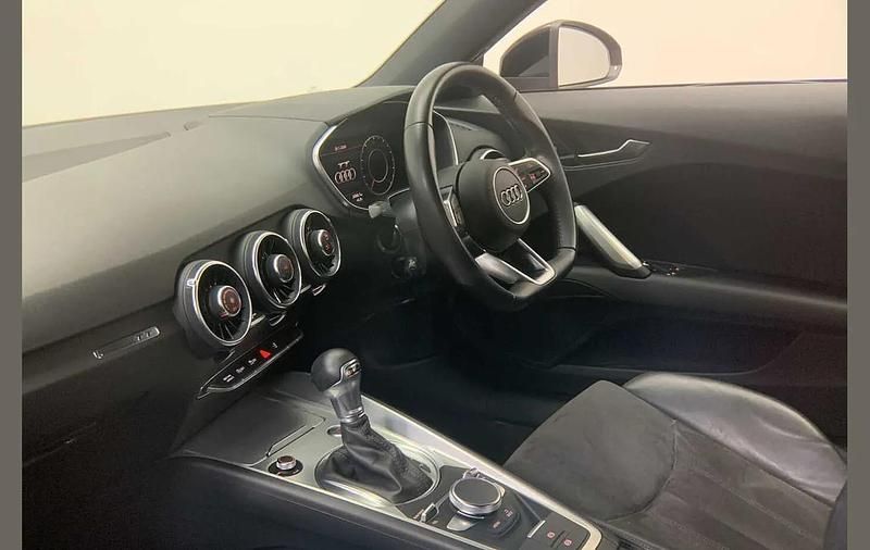 Used Audi TT Sport 194 HP (142 kW) 2022 Red Coupe