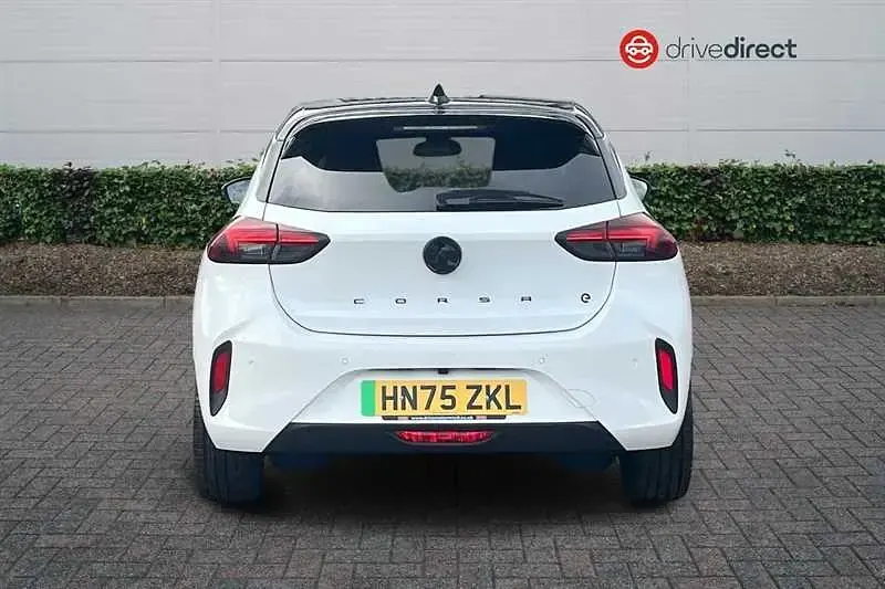 Used Vauxhall Corsa-e Ultimate 100 kW (136 HP) 2025 White Hatchback