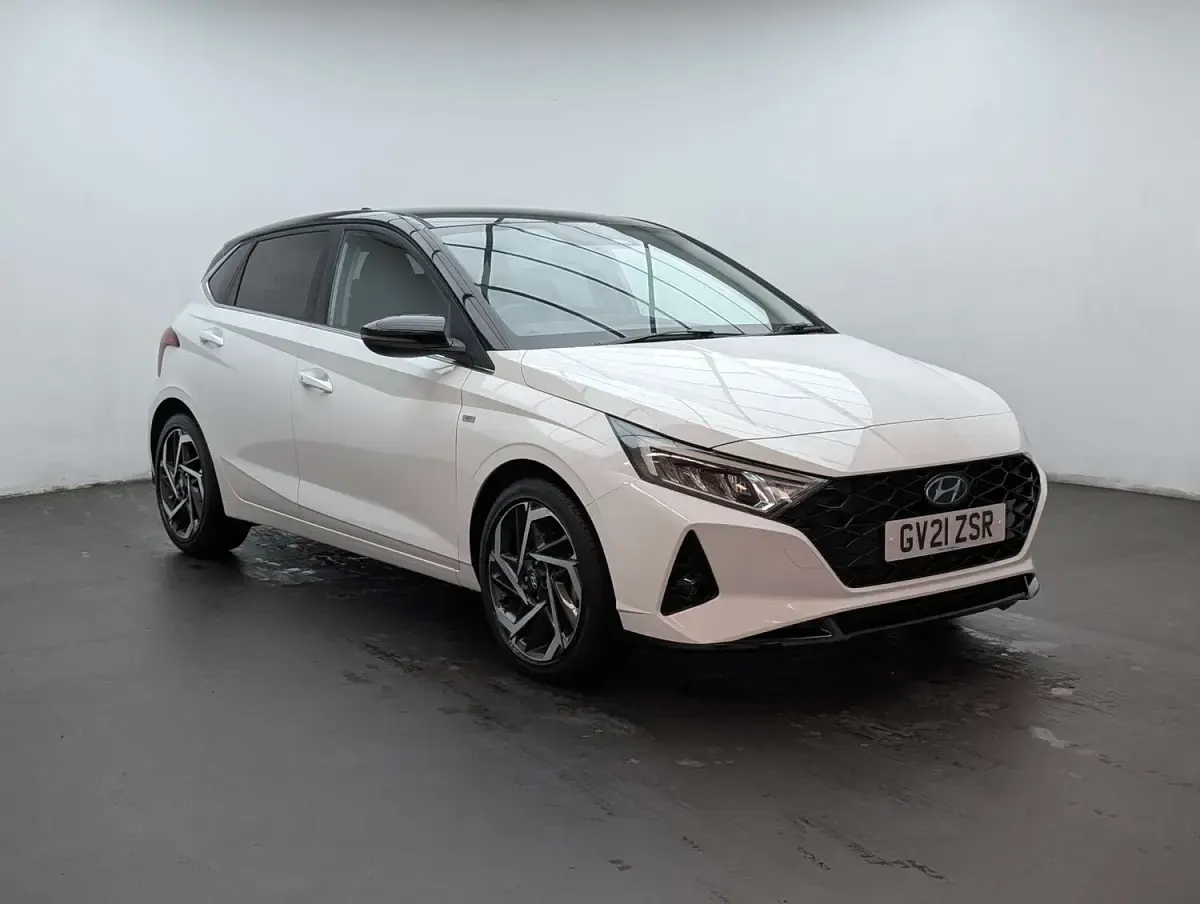 Used Hyundai i20 Ultimate 100 HP (73 kW) 2021 White Hatchback