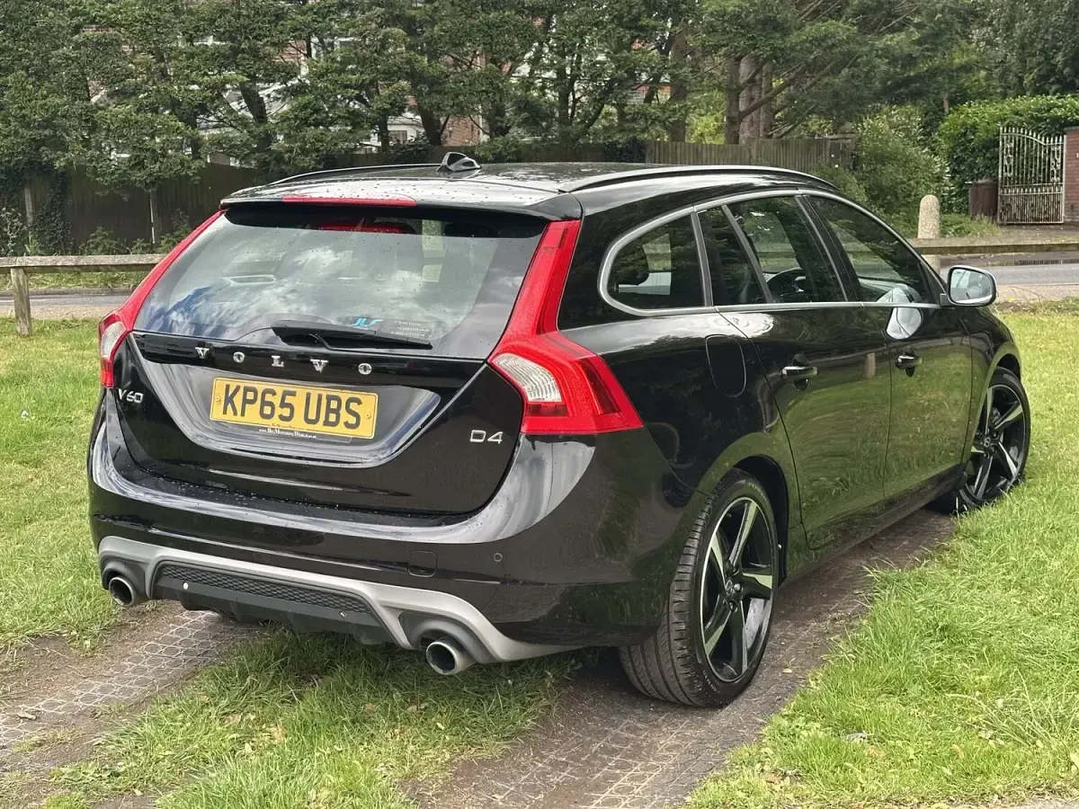 Used Volvo V60 R-Design 2015 Black Estate