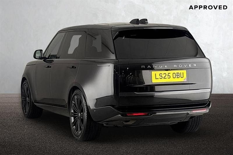 Used Land Rover Range Rover HSE 400 HP (294 kW) 2025 Santorini black SUV