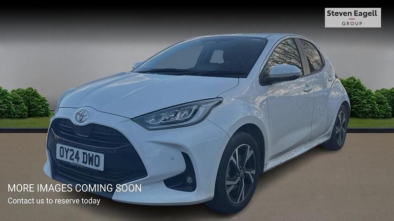 Used Toyota Yaris Hybrid Design 2024 White Hatchback