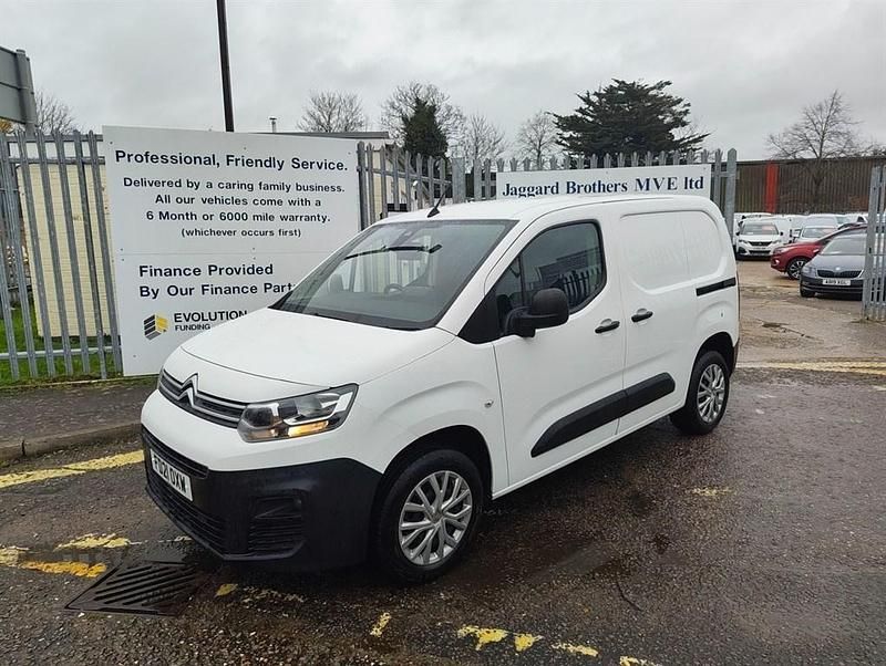 Used Citroën Berlingo 100 HP (73 kW) 2021 White MPV