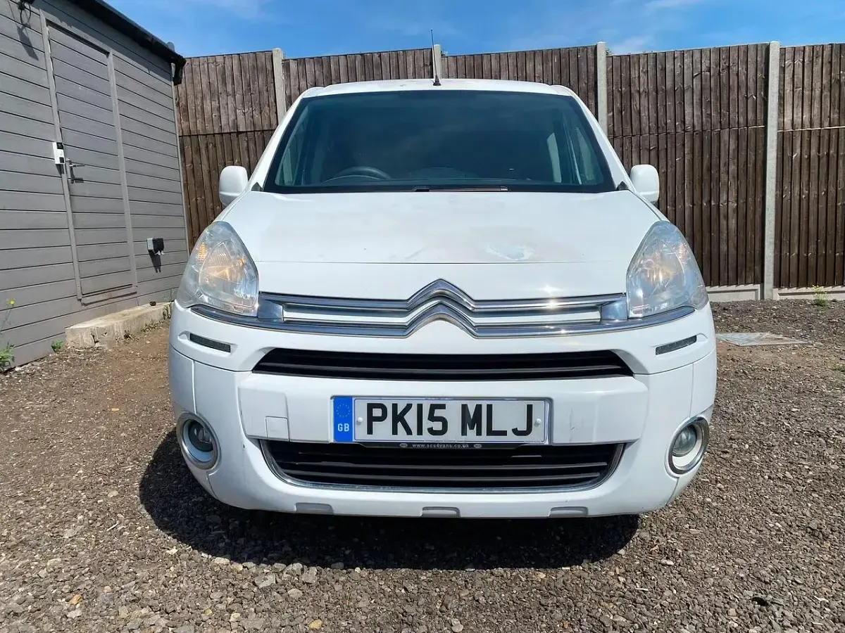 Used Citroën Berlingo 75 HP (55 kW) 2015 White MPV