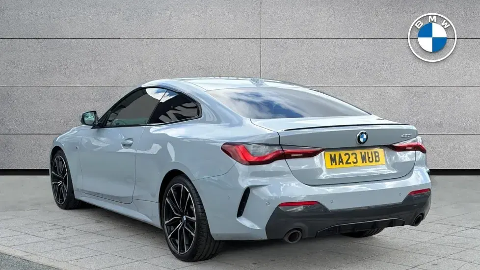 Usado BMW 420 M Sport 181 HP (133 kW) 2023 Cinzento Coupé