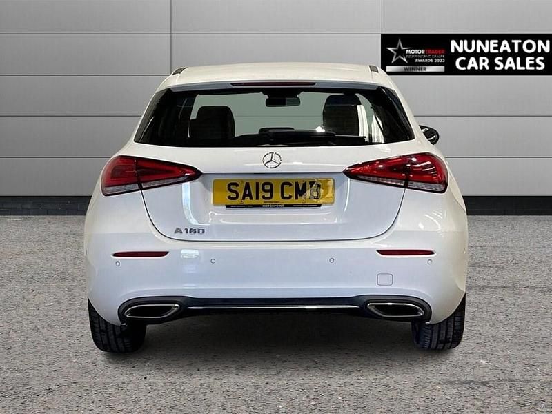 Used Mercedes A180 Executive 136 HP (100 kW) 2019 White Hatchback