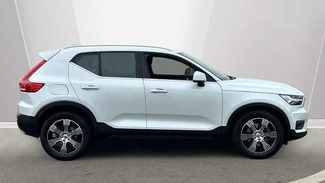 Used Volvo XC40 Inscription 188 HP (138 kW) 2019 White SUV