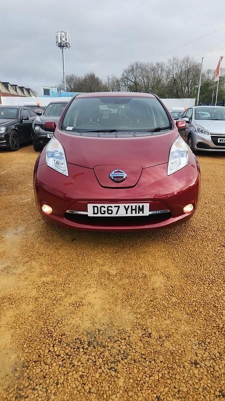 Used Nissan Leaf Tekna 80 kW (109 HP) 2017 Red Hatchback