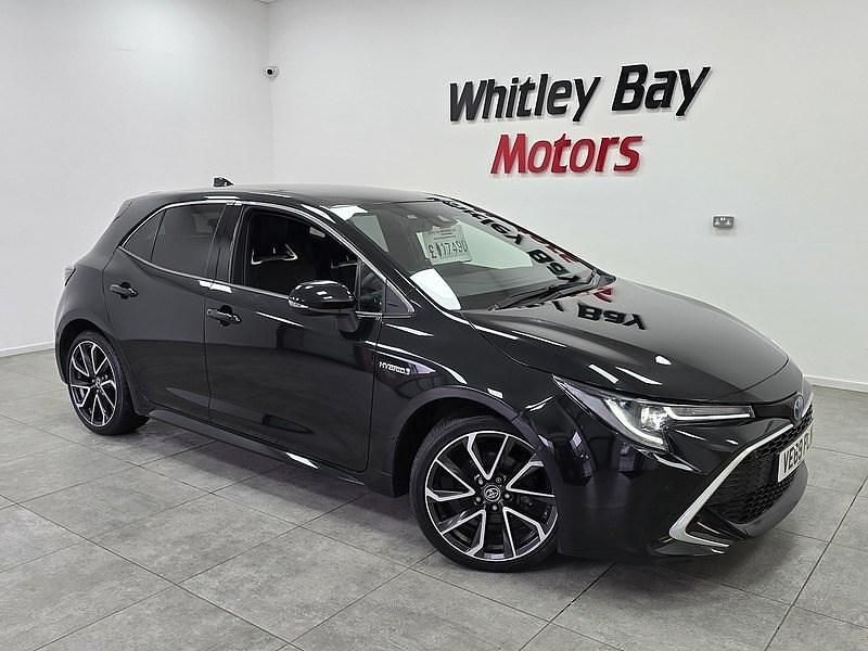Used Toyota Corolla 122 HP (89 kW) 2020 Black Hatchback