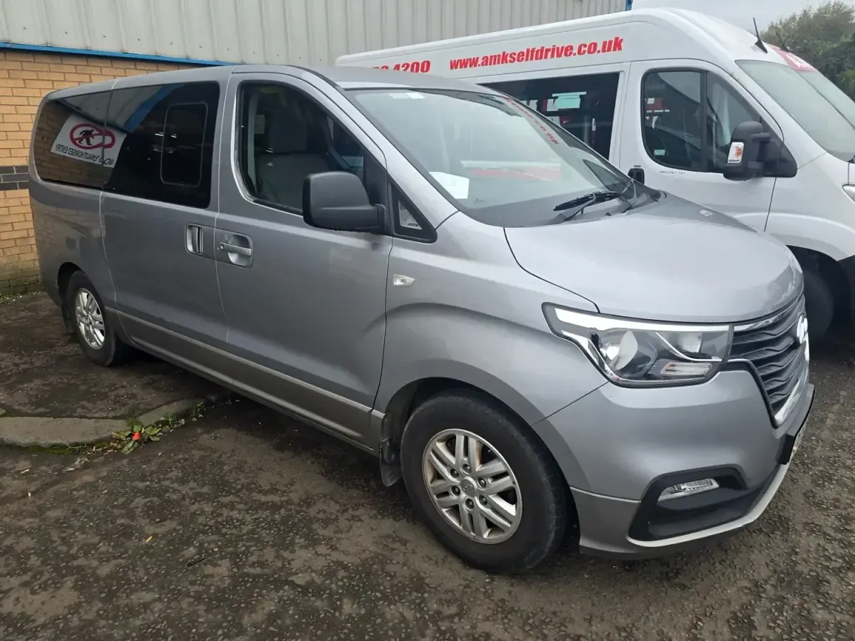 Usado Hyundai I800 SE 136 HP (100 kW) 2019 Prateado Monovolume