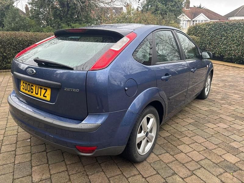 Used Ford Focus Zetec 2006 Blue Hatchback