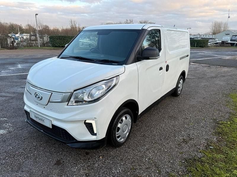 White Used 2022 Maxus eDeliver 3 Van | £6,999 (Good price) - Image 1/4