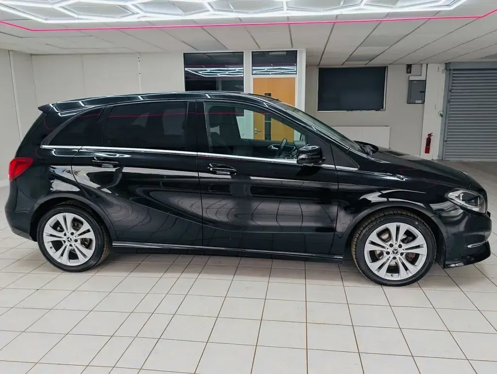 Used Mercedes B200 136 HP (100 kW) 2018 Black Hatchback