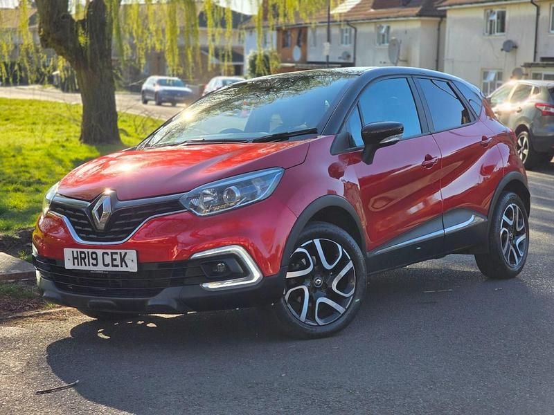 Used Renault Captur Iconic 2019 Red/black SUV