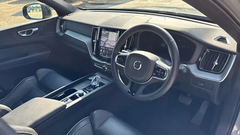 Used Volvo XC60 Plus 250 HP (183 kW) 2025 Grey SUV