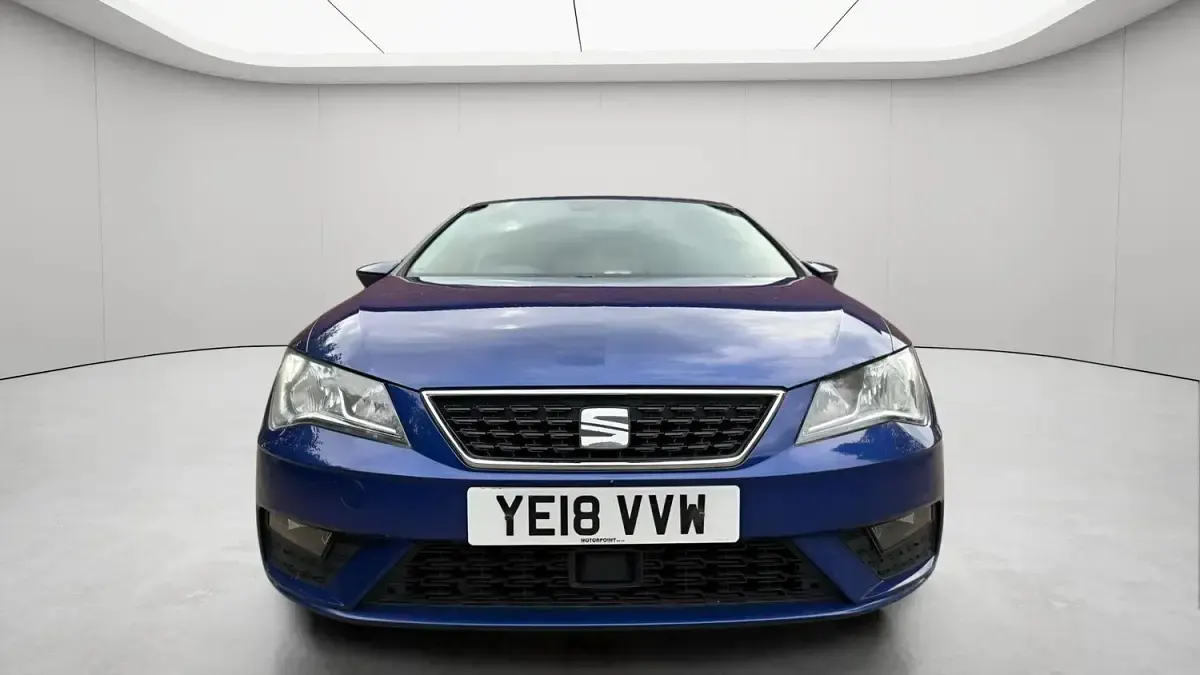 Used Seat Leon SE Dynamic 110 HP (80 kW) 2018 Blue Hatchback