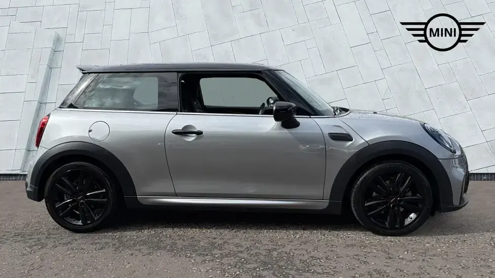 Used Mini Cooper Hatch 134 HP (98 kW) 2023 Silver Hatchback