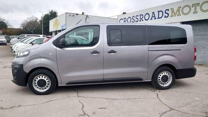 Second-hand Vauxhall Vivaro 100 kW (136 CP) 2023 Gri Monovolum