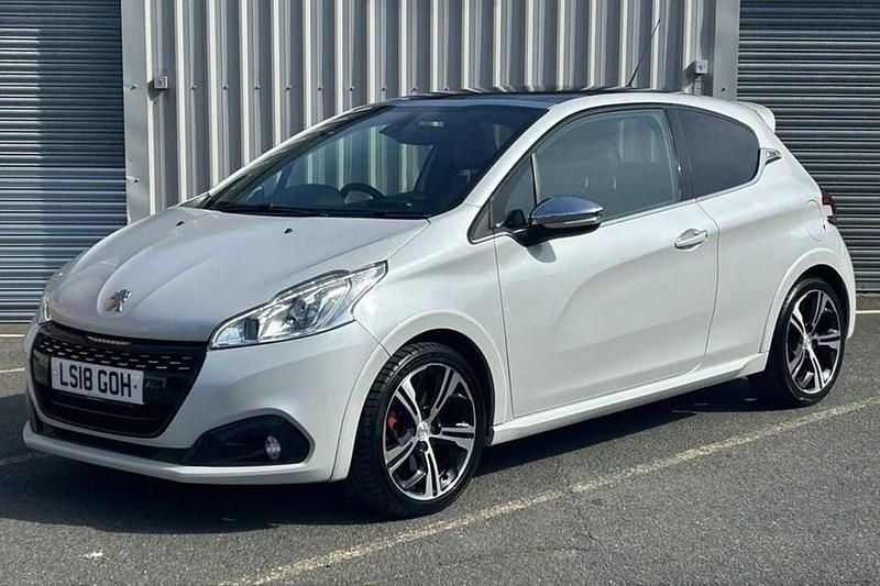 White Used 2018 Peugeot 208 Prestige Hatchback | £6,800 (Fair price) - Image 1/1