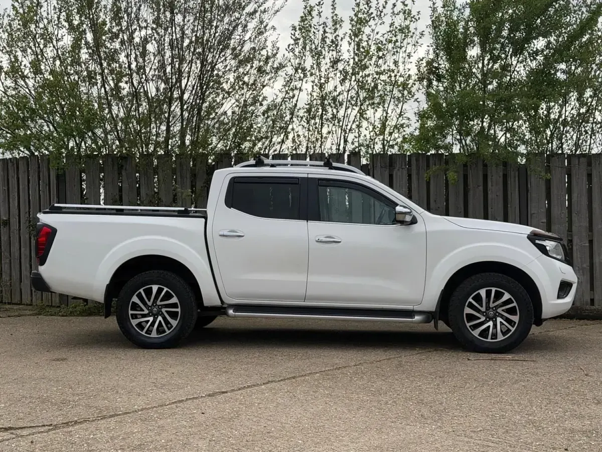 Gebraucht Nissan Navara Tekna 2016 Weiß Pickup