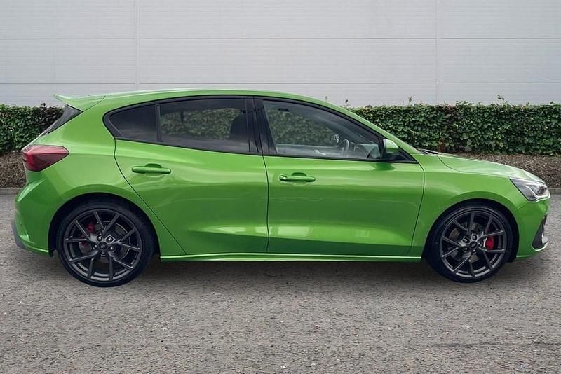 Used Ford Focus ST 280 HP (205 kW) 2023 Green Hatchback