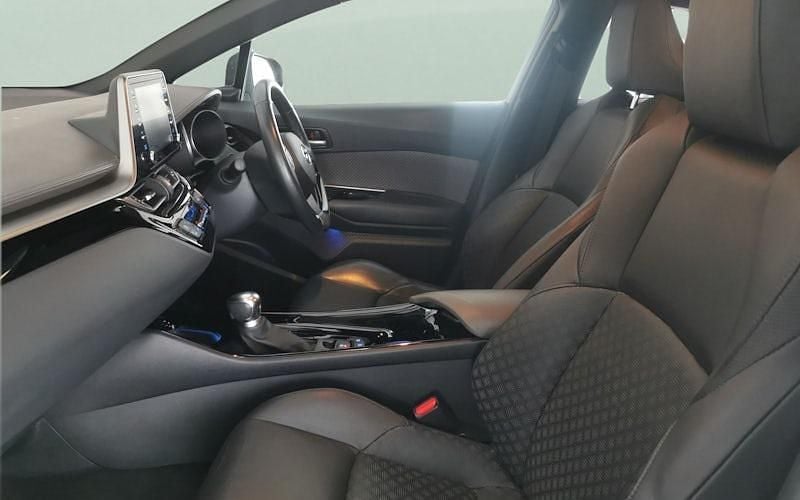 Used Toyota C-HR 184 HP (135 kW) 2023 SUV