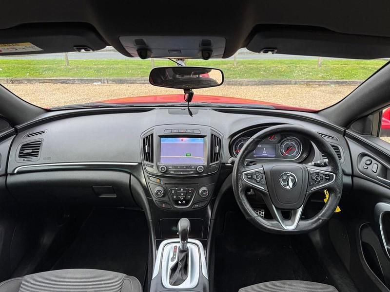 Used Vauxhall Insignia SRi 163 HP (119 kW) 2015 Red Hatchback