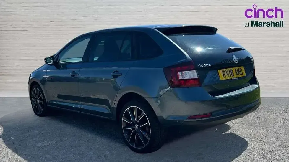 Gebraucht Skoda Rapid Sport 110 PS (80 kW) 2018 Grau Kleinwagen