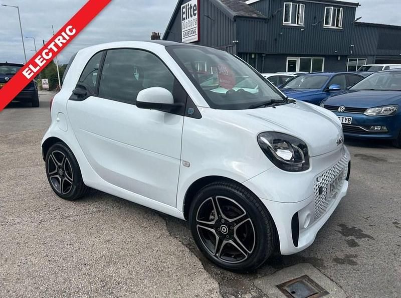 White Used 2021 Smart ForTwo Electric Drive Premium Coupe | £9,495 (Fair price) - Image 1/4
