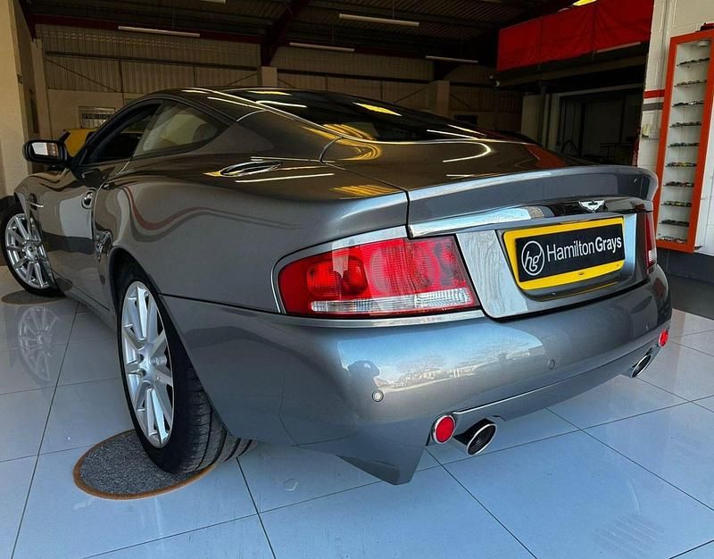 Used Aston Martin Vanquish 460 HP (338 kW) 2002 Silver Coupe