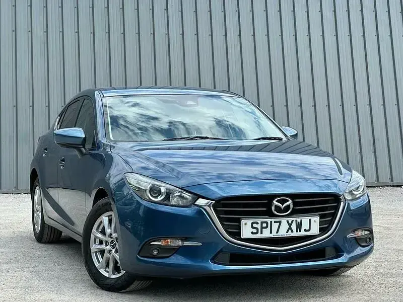 Used Mazda 3 118 HP (86 kW) 2017 Blue Hatchback